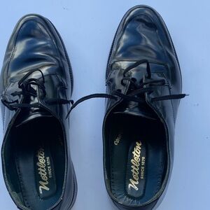 Nettleton Classic Black Leather Oxfords